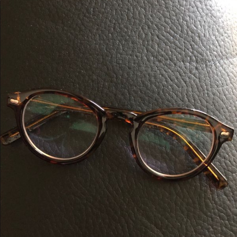 Non-prescribed glasses